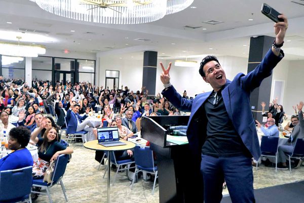 Adult-Essay-Carlos-Mahecha-Selfie-11132025_IMG_2040-web